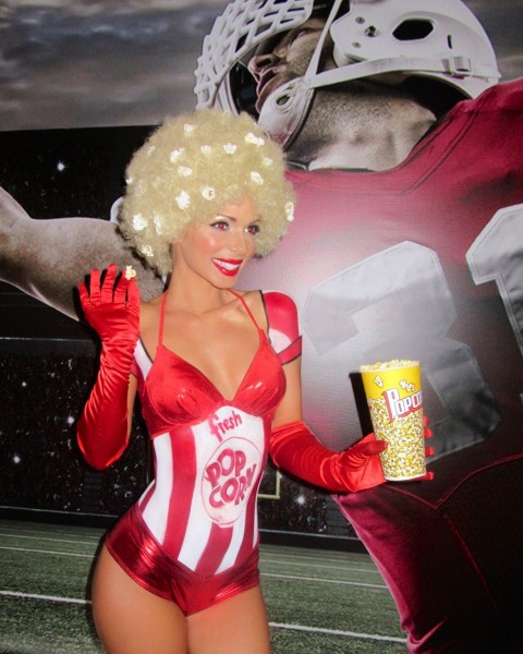 chelsea_dawn_popcorn_bodypaint_model_superbowl_football