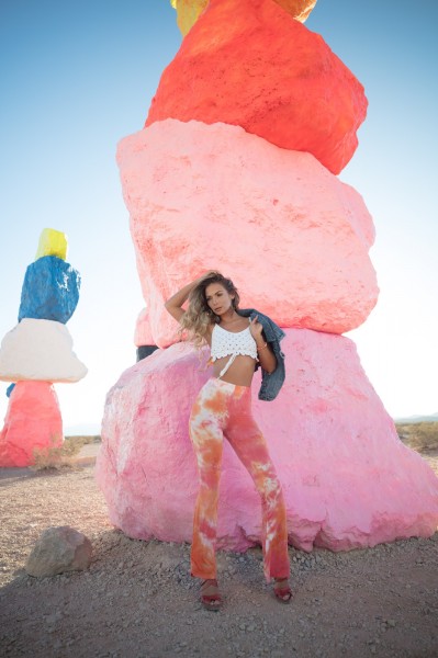 spring_fashion_seven_magic_mountains_chelsea_dawn