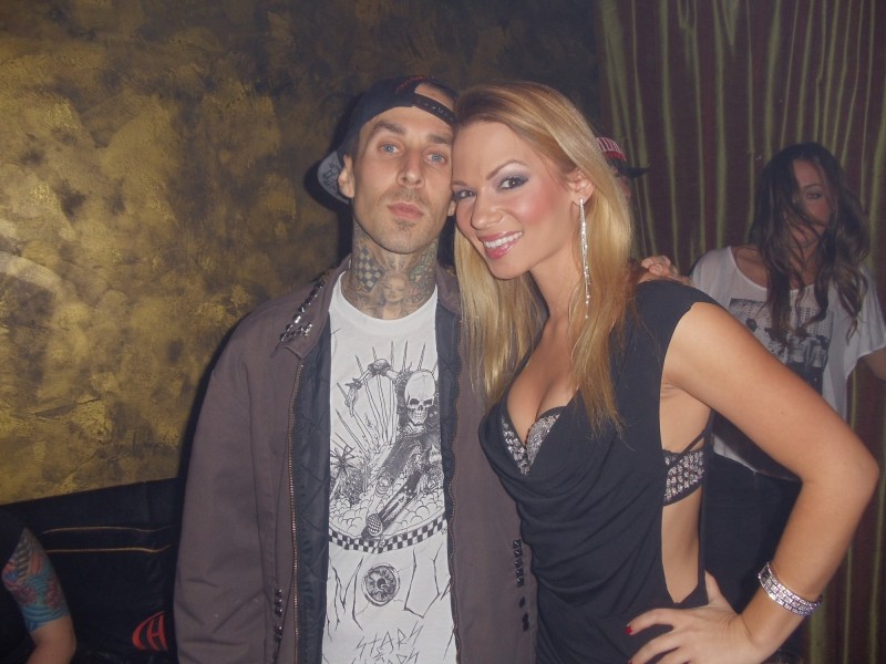 Travis_Barker_and_Chelsea_Dawn