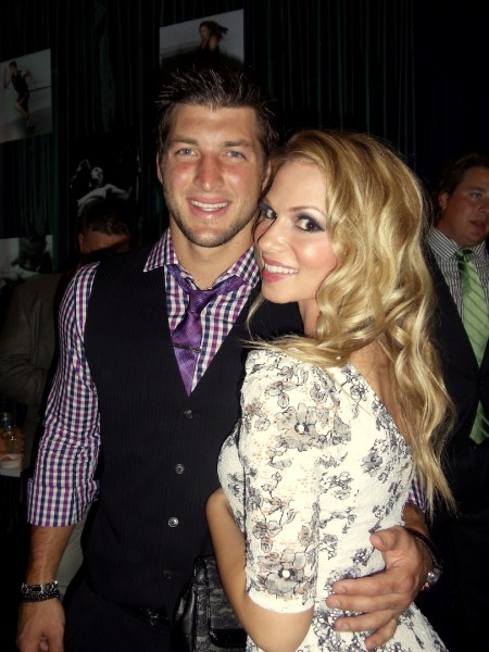 01_Tim_Tebow_and_Chelsea_Dawn